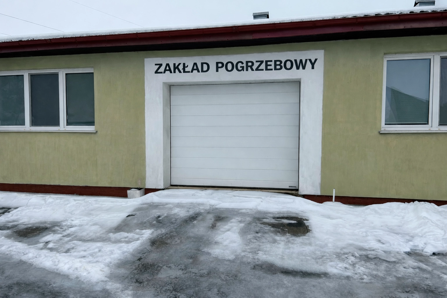 Front zakładu ADEOS